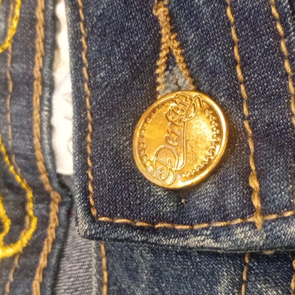 Dereon Jeans - Picture 9 of 16